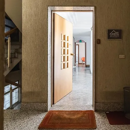 Anita Domus - Con Vista A *