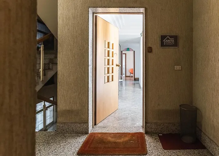 Anita Domus - Con Vista A *